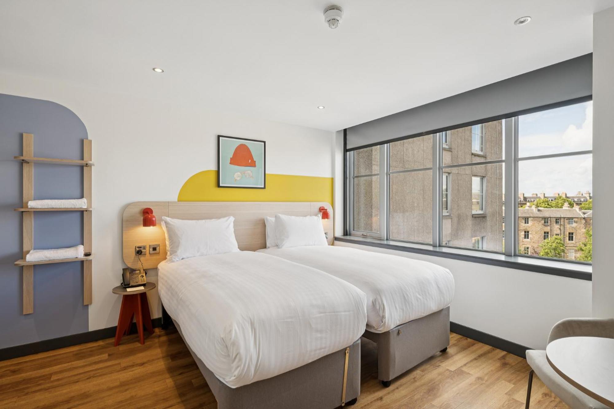 Cozy Twin Room